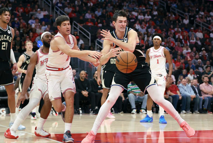 九五至尊-4连胜来到第5，火箭队有4个变化，一人可以重用，一招也能玩转|谢泼德|雄鹿|乌度卡|密尔沃基雄鹿队|休斯敦火箭队_新浪体育_新浪新闻